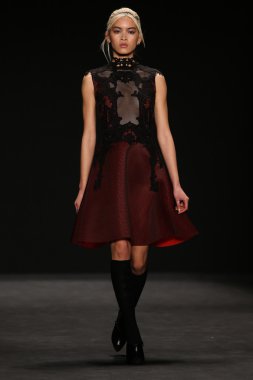 Vivienne Tam moda defilesi