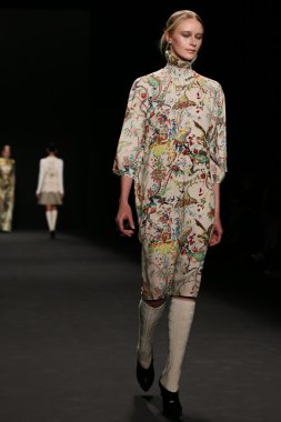 Vivienne Tam moda defilesi