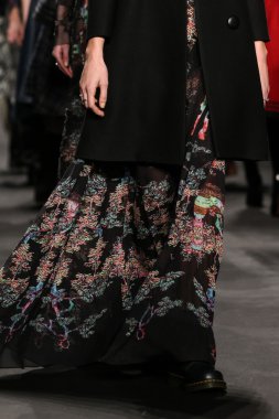 Vivienne Tam moda defilesi
