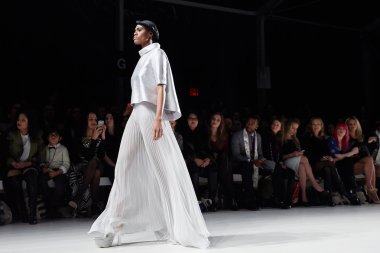 New York Life defile