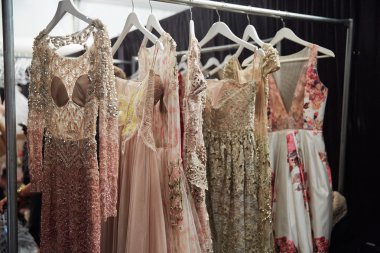 New York Life defile