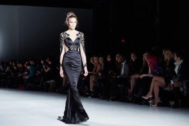 New York Life defile