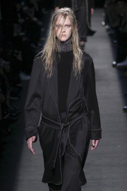 Model giyen Alexander Wang