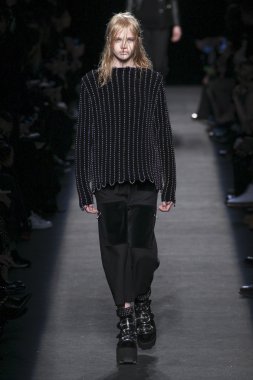 Model giyen Alexander Wang