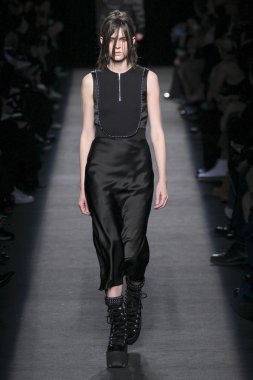 Model giyen Alexander Wang