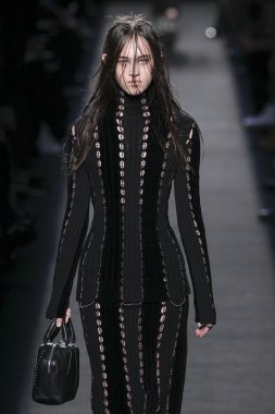 Model giyen Alexander Wang