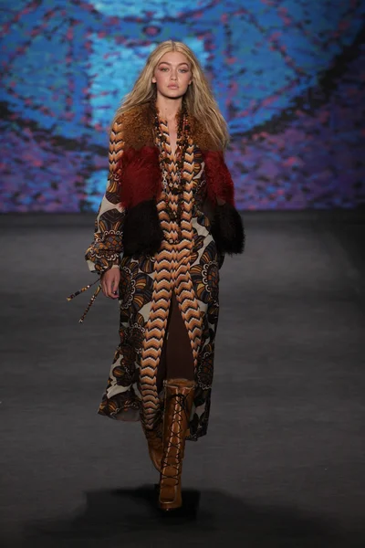 Anna Sui fashion show — Stock Photo, Image