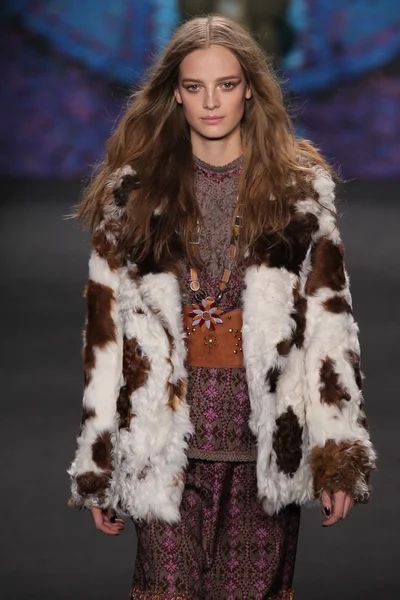 Anna Sui modeshow — Stockfoto