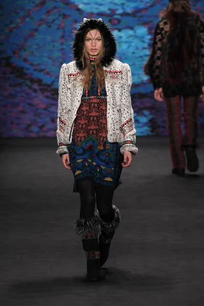 Anna Sui fashion show — Stock Photo, Image