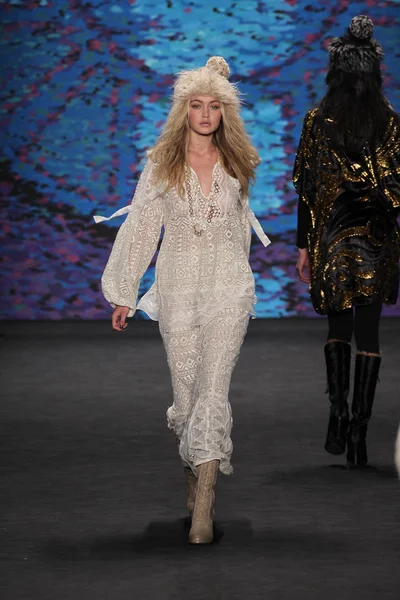 Anna Sui fashion show — Stock Photo, Image