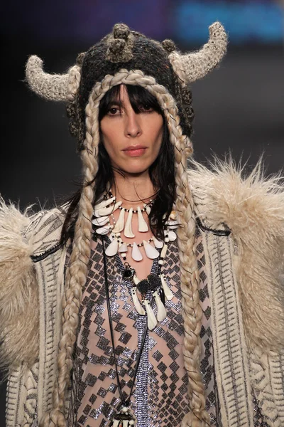 Anna Sui desfile de moda — Fotografia de Stock