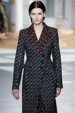 Patron kadın moda defilesi