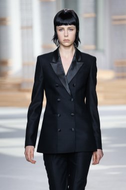 Patron kadın moda defilesi