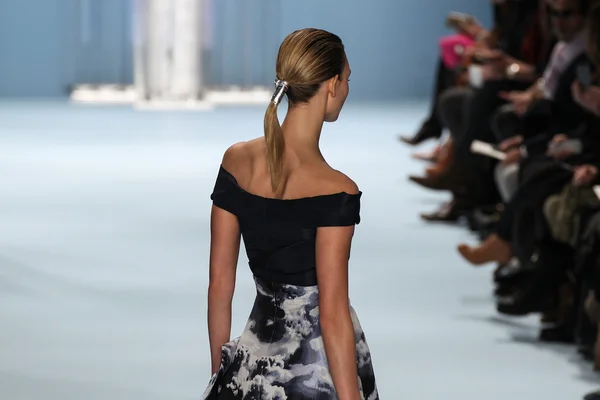 Collection Carolina Herrera Automne 2015 — Photo