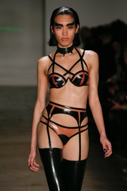 Chromat Aw15: Mindware defile