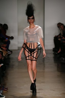 Chromat Aw15: Mindware defile