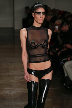 Chromat Aw15: Mindware defile