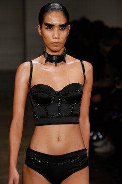 Chromat Aw15: Mindware defile