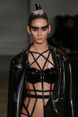 Chromat Aw15: Mindware defile