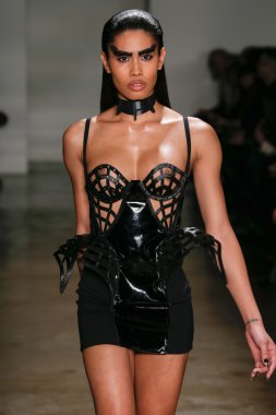 Chromat Aw15: Mindware defile