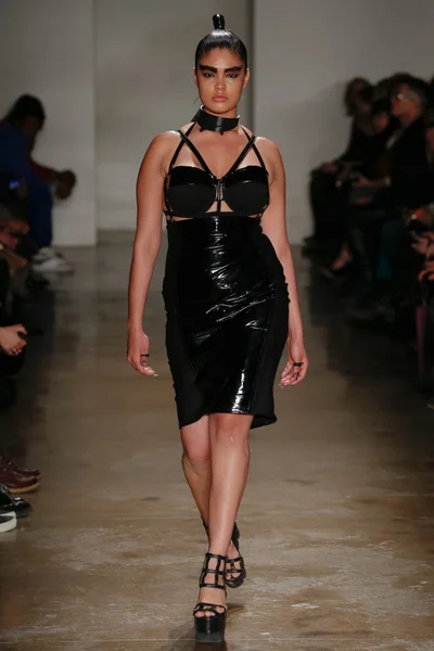 Chromat AW15: Desfile de moda de Mindware — Foto de Stock