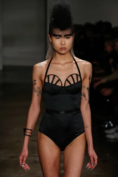 Chromat AW15: Mindware fashion show — Stock Photo, Image