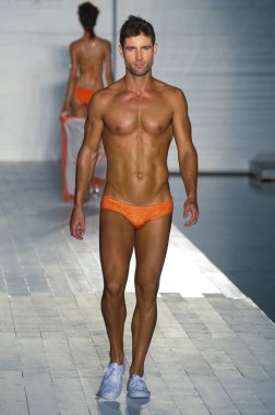 Barraca piliç defile