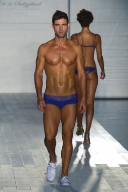 Barraca piliç defile