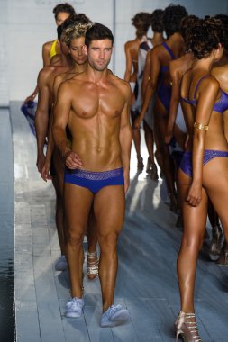 Barraca piliç defile