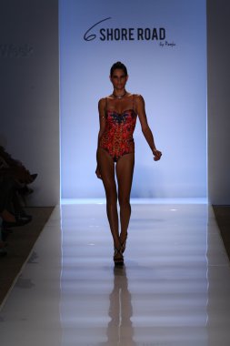 6 shore yolu Pooja sırasında Mbfw yüzmek 2015 tarafından