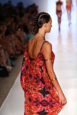 6 shore yolu Pooja sırasında Mbfw yüzmek 2015 tarafından