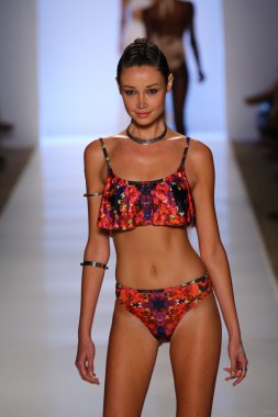 6 shore yolu Pooja sırasında Mbfw yüzmek 2015 tarafından