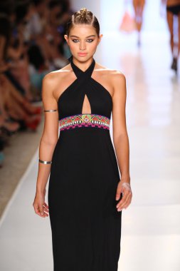 6 shore yolu Pooja sırasında Mbfw yüzmek 2015 tarafından