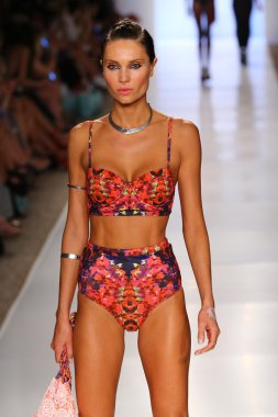 6 shore yolu Pooja sırasında Mbfw yüzmek 2015 tarafından