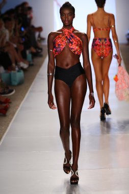 6 shore yolu Pooja sırasında Mbfw yüzmek 2015 tarafından