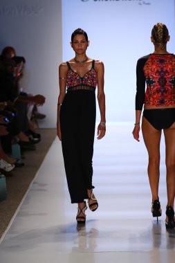 6 shore yolu Pooja sırasında Mbfw yüzmek 2015 tarafından
