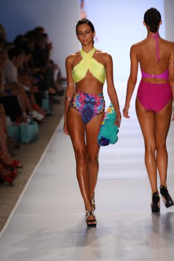 6 shore yolu Pooja sırasında Mbfw yüzmek 2015 tarafından