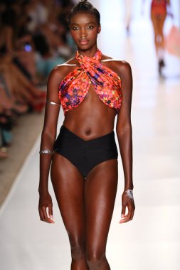 6 shore yolu Pooja sırasında Mbfw yüzmek 2015 tarafından