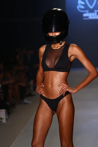 Minimale Animale fashion show during MBFW Swim 2015 — Stock Photo, Image