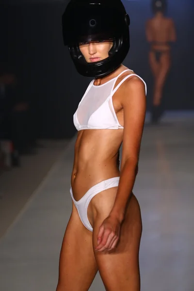 Minimale Animale desfile de moda durante MBFW Nadar 2015 — Fotografia de Stock