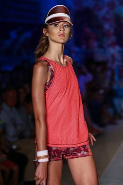 Maaji mayo moda defilesi