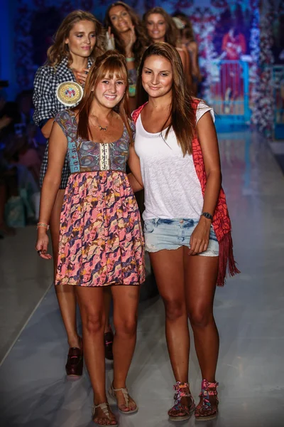 Maaji Swimwear desfile de moda — Fotografia de Stock