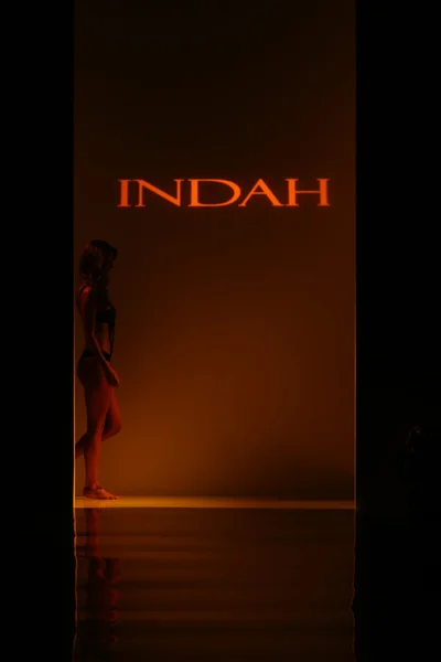 Indah fashion show — Stock Photo, Image