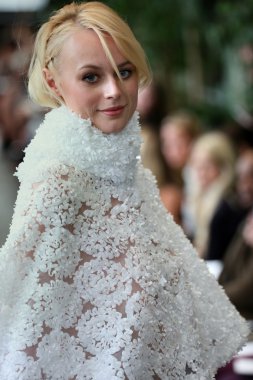 Delphine Manivet pist Show