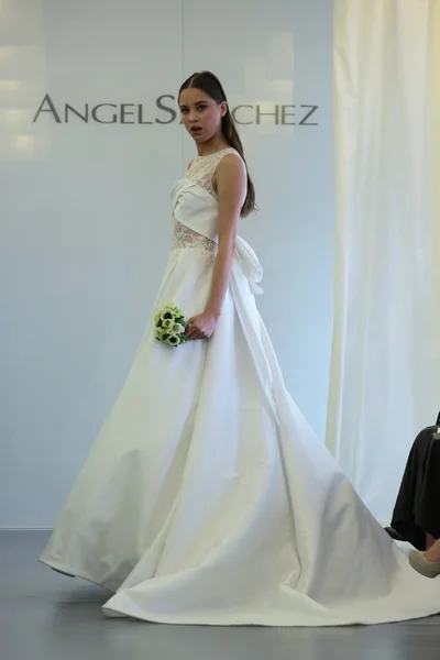 Angel Sanchez runway Show — Stock Photo, Image