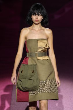 Daphne Groeneveld Marc Jacobs Mercedes-Benz Moda Haftası sırasında