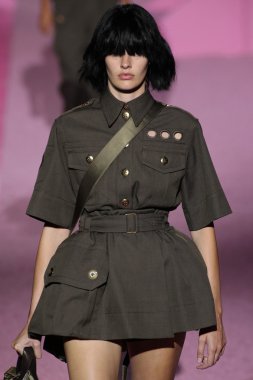 Mercedes-Benz Moda Haftası sırasında Marc Jacobs