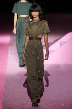 Mercedes-Benz Moda Haftası sırasında Marc Jacobs