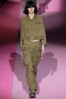Mercedes-Benz Moda Haftası sırasında Marc Jacobs