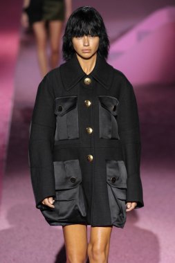 Mercedes-Benz Moda Haftası sırasında Marc Jacobs